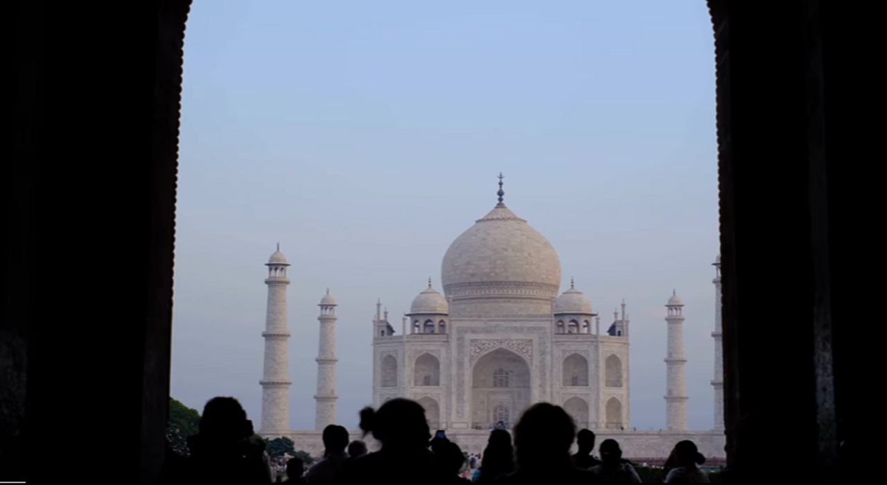 Taj Mahal Day Trip to the Wonder of the World